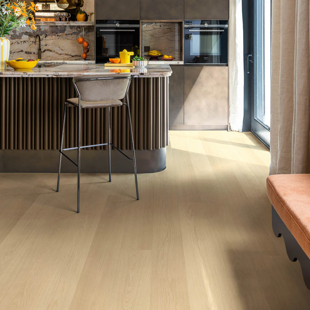 Beige Varnished Oak SIG4750 Capture 9mm Laminate Flooring by Quick-Step - Image 4