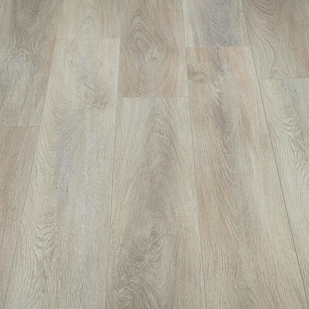 Berkshire Oak Mansion 8mm Laminate Flooring - Image 3