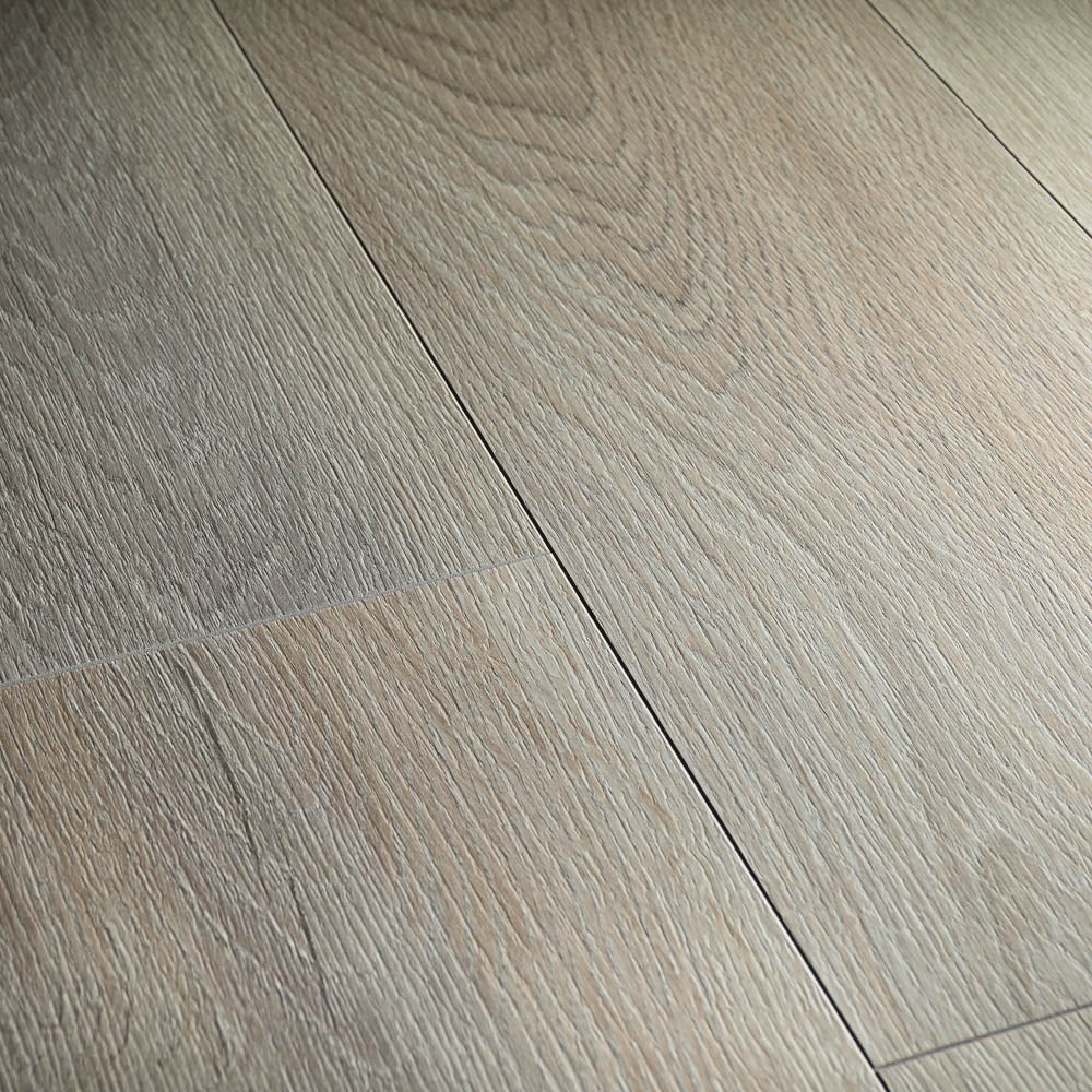 Berkshire Oak Mansion 8mm Laminate Flooring - Image 4