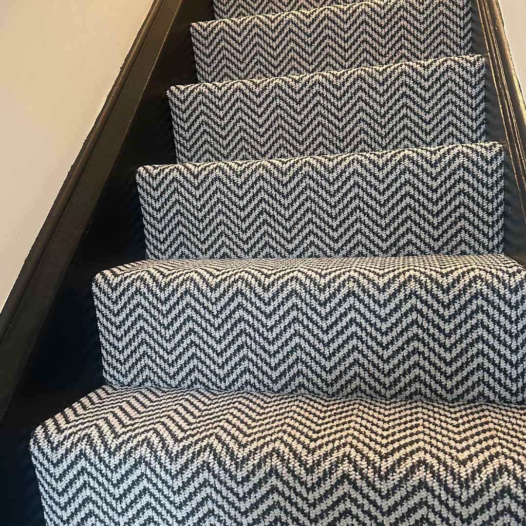 Black & White 2028 Chile Herringbone Loop Carpet - Image 4