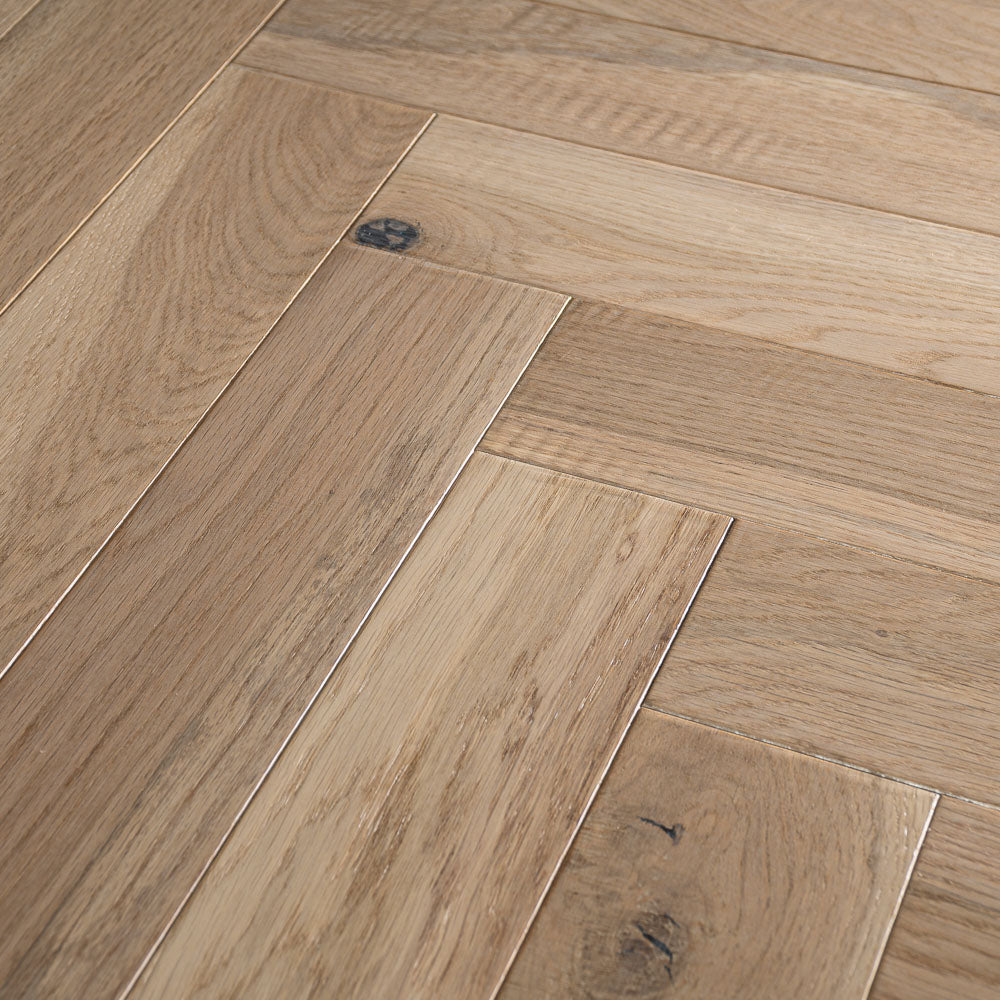Cathedral Oak Herringbone 14/3mm Engineered Wood Flooring - Image 6