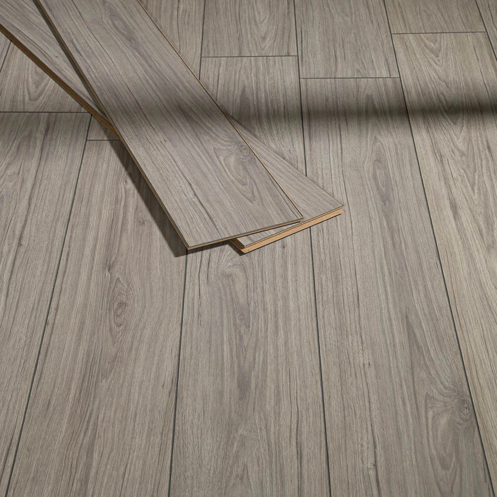 Derbyshire Oak Fortress 8mm Laminate Flooring - Image 4