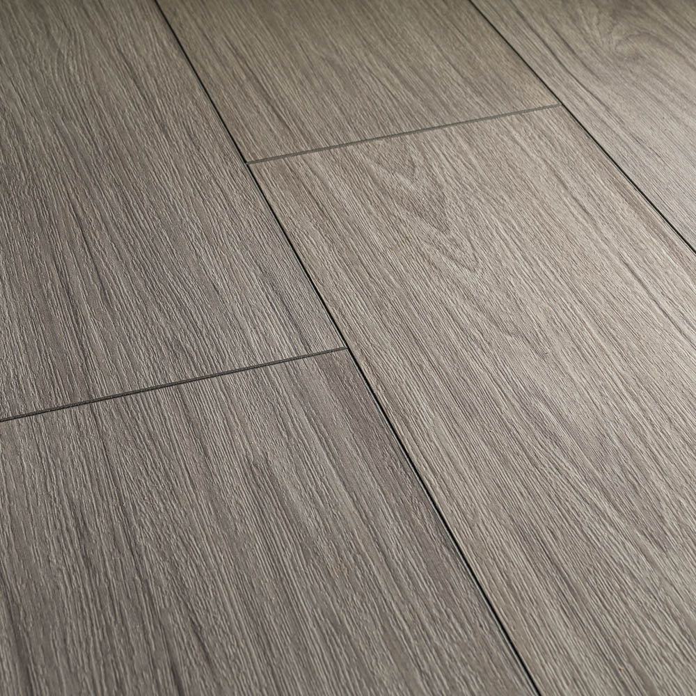 Derbyshire Oak Fortress 8mm Laminate Flooring - Image 5