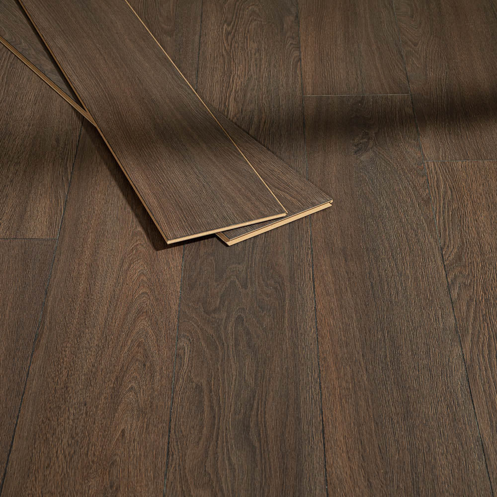 Devon Oak Mansion 8mm Laminate Flooring - Image 4