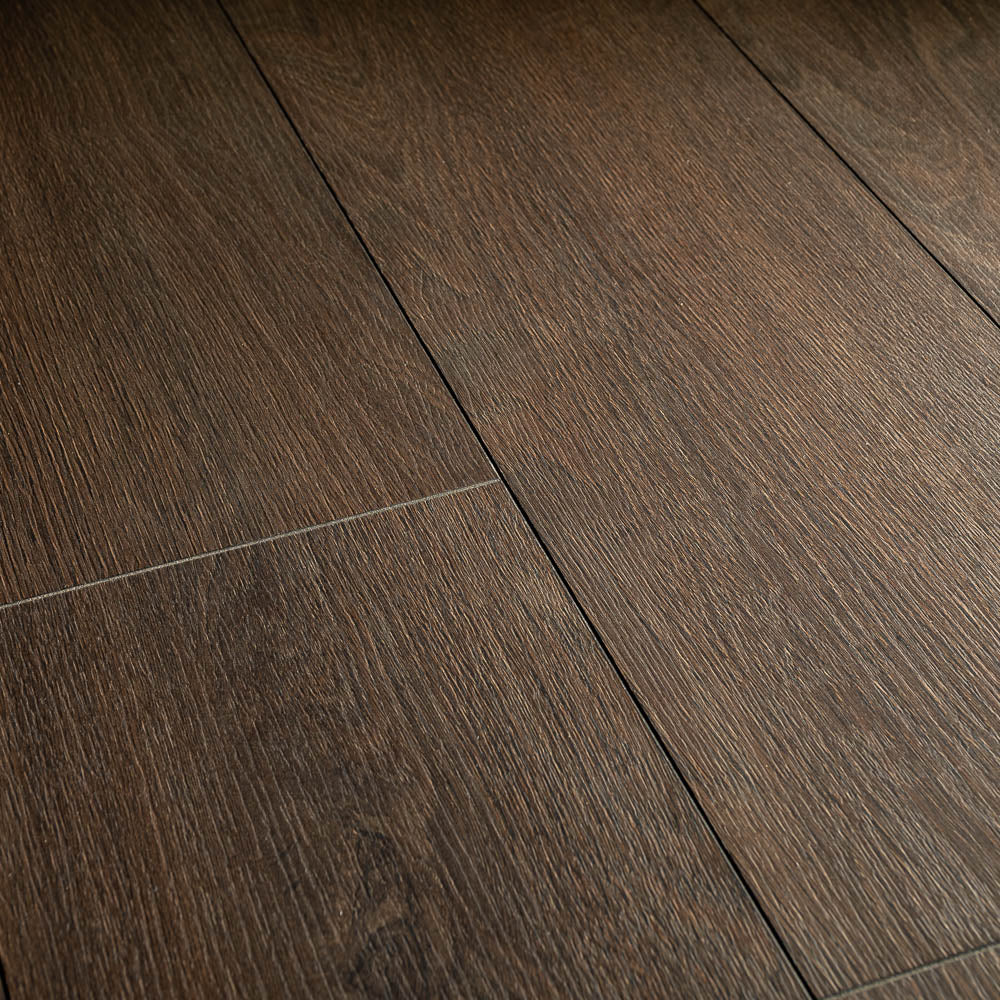 Devon Oak Mansion 8mm Laminate Flooring - Image 5