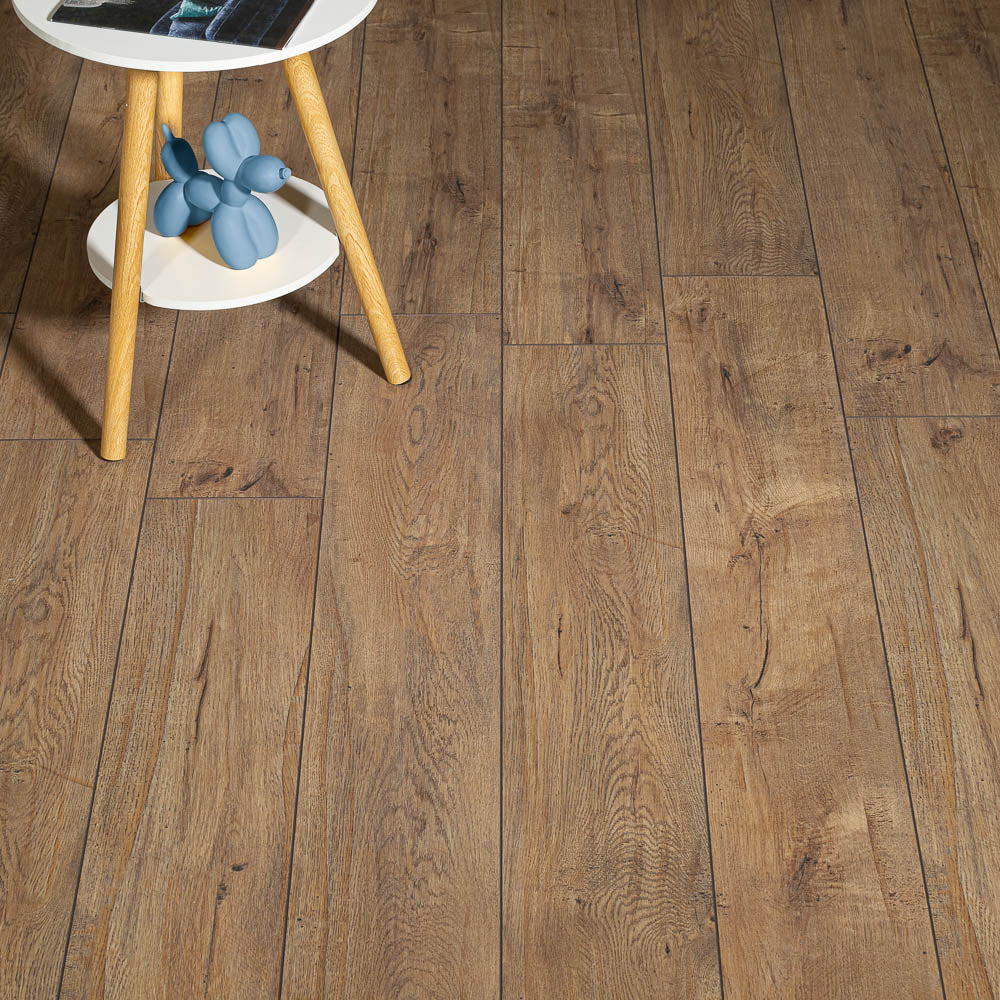 Middlesex Oak Fortress 8mm Laminate Flooring - Image 2