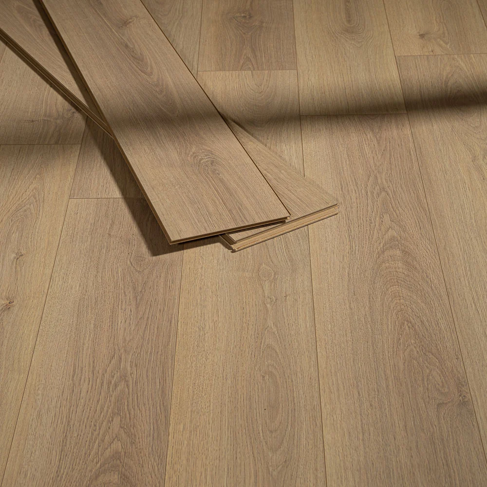 Norfolk Oak Palace 12mm Laminate Flooring - Image 4