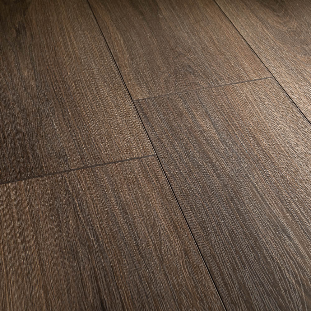 Rutland Oak Fortress 8mm Laminate Flooring - Image 5