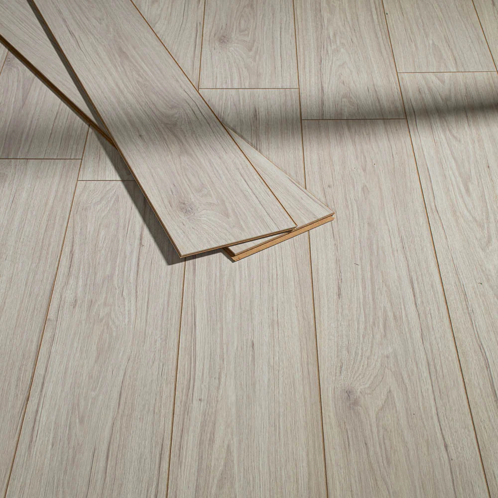 Somerset Oak Fortress 8mm Laminate Flooring - Image 4