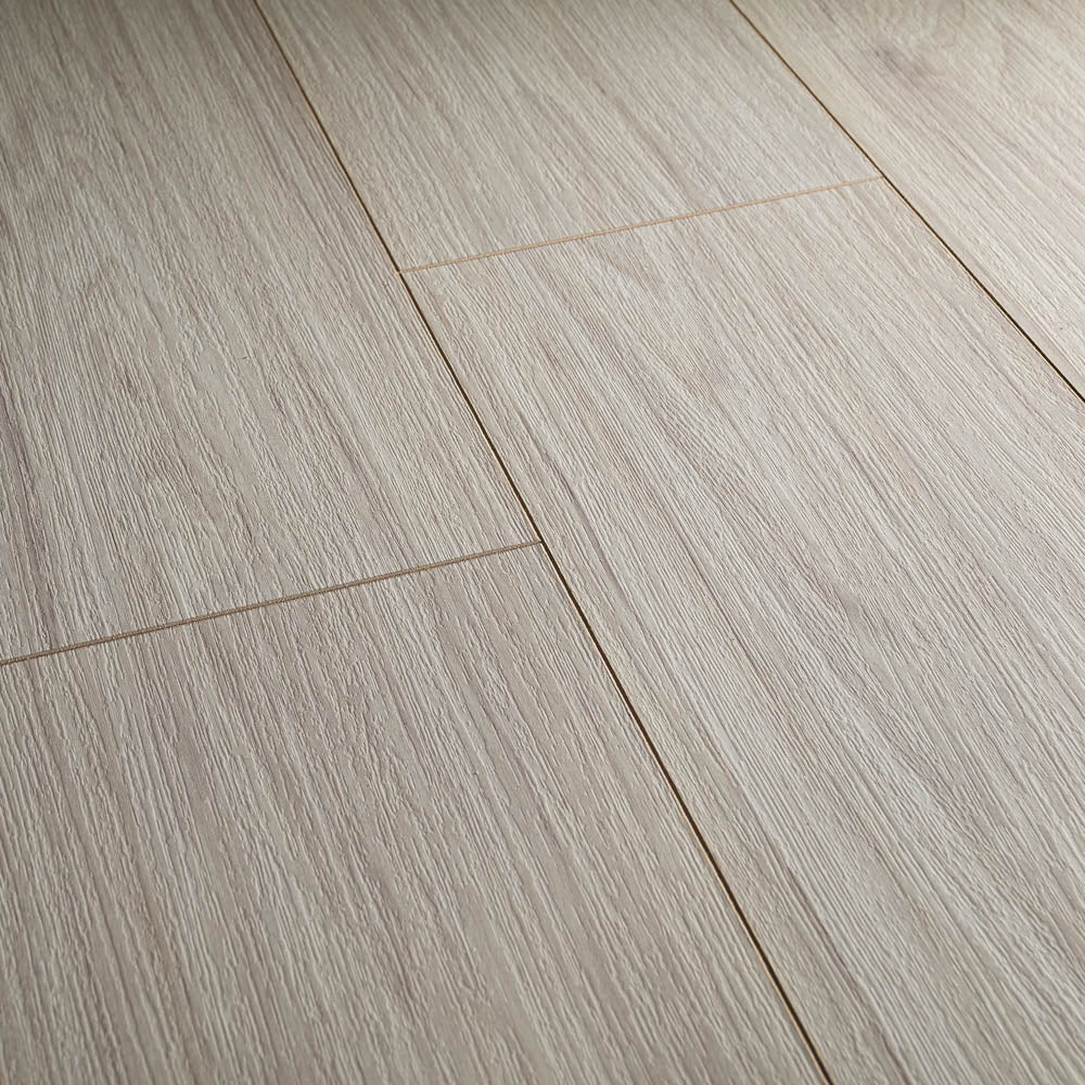 Somerset Oak Fortress 8mm Laminate Flooring - Image 5