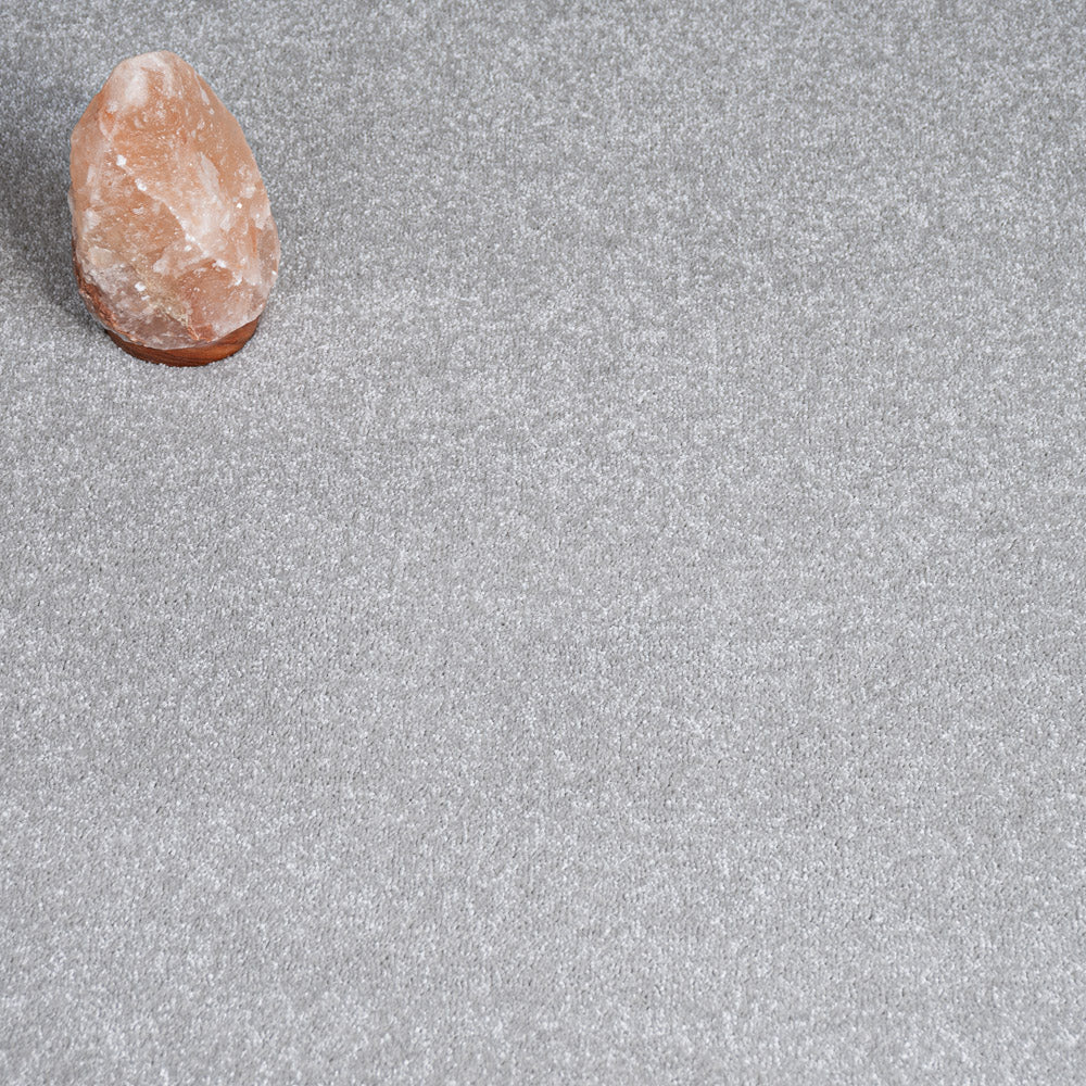Topaz White 910 Soft Noble Saxony Carpet Clearance
