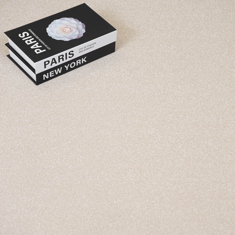 Vanilla Cream 69 Bellevue Saxony Carpet