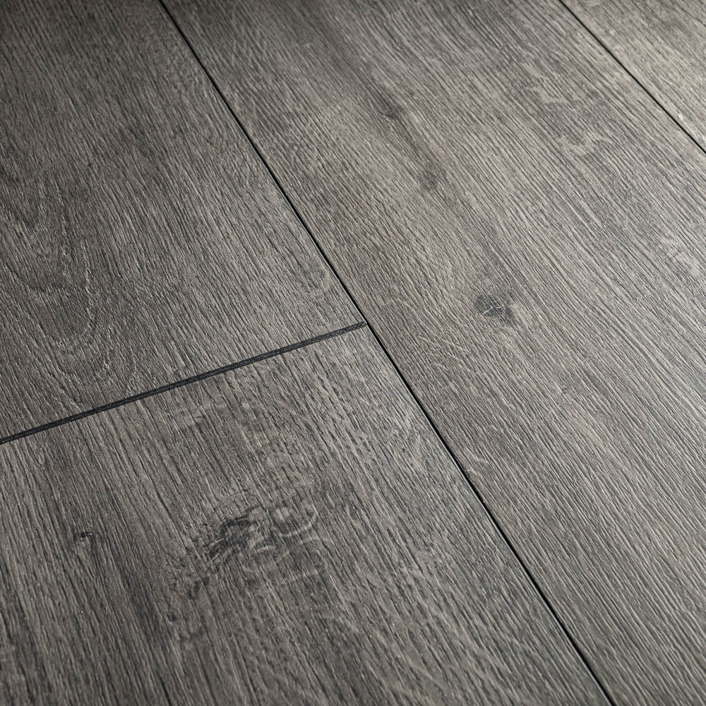 Wiltshire Oak Mansion 8mm Laminate Flooring - Image 6